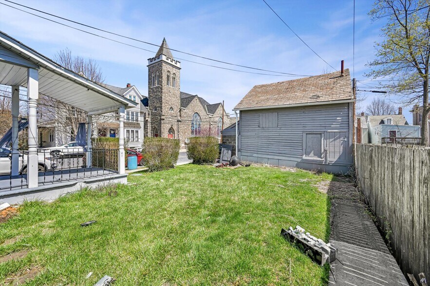 More Photos Of 133 Cattell St, Easton Apartments For Sale