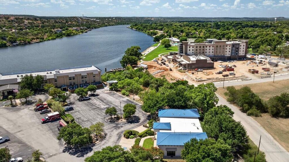 More Photos Of 710 1st St, Marble Falls Office For Sale