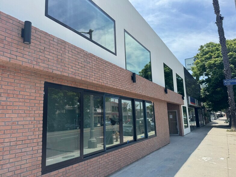More Photos Of 13750 Ventura Blvd, Sherman Oaks Freestanding For Lease