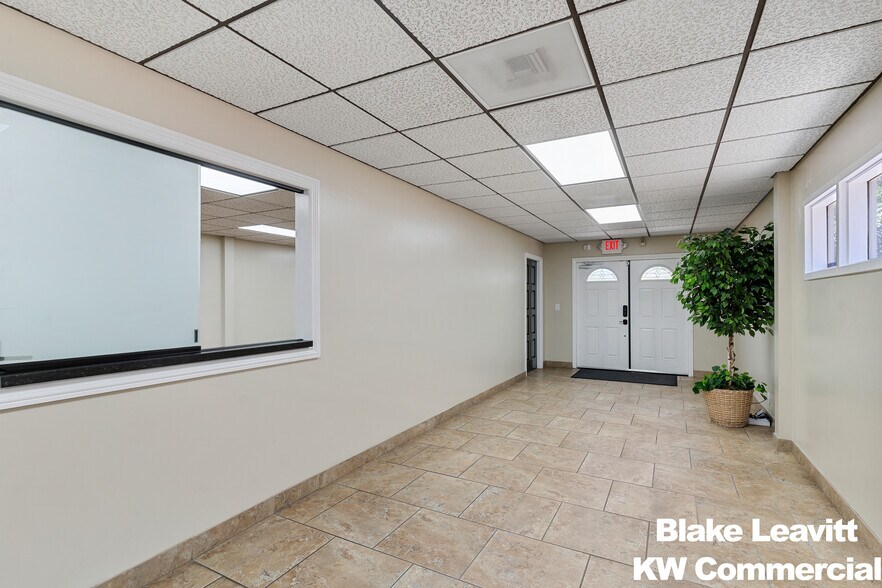 More Photos Of 510 S 9th St, Las Vegas Office For Sale