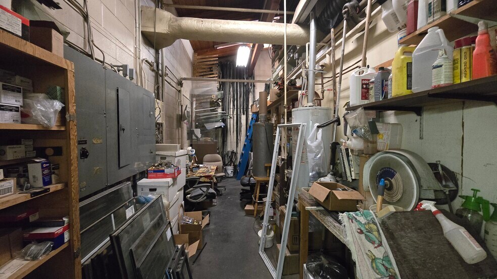 More Photos Of 1520 Canyon St, Creston Auto Repair For Sale