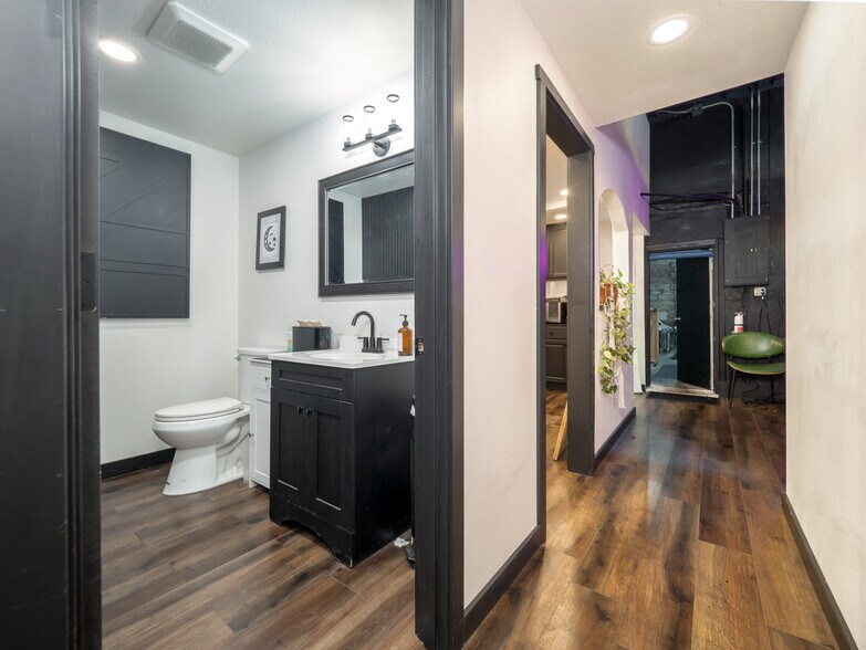 More Photos Of 503 E 1st St, Newberg Storefront For Sale