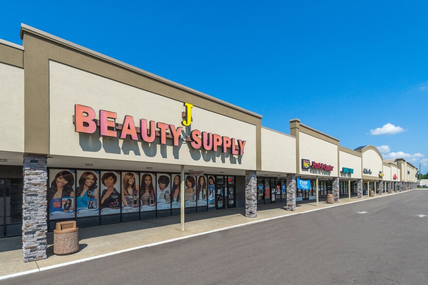 More Photos Of 25351-25495 Grand River Ave, Redford Unknown For Lease