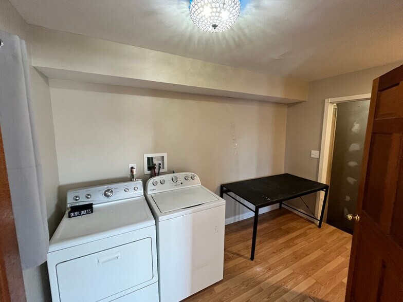 More Photos Of 260 Calumet St, Oswego Office For Sale