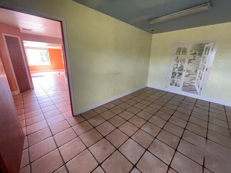 More Photos Of 59 E Main St, Sussex Storefront Retail Residential For Lease