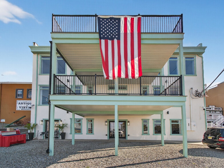 More Photos Of 17 W Front St, Keyport General Retail For Lease