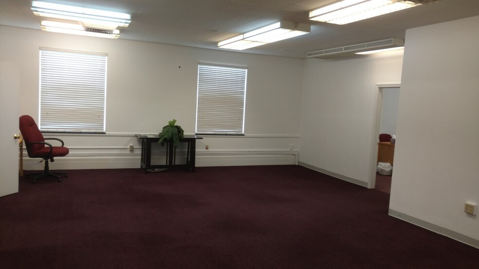 More Photos Of 536 Washington St, Abington Medical For Lease