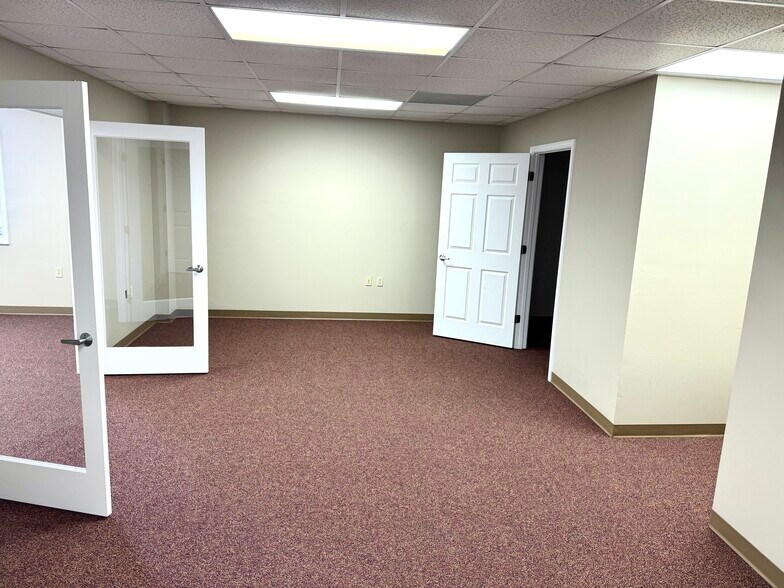 More Photos Of 3600 S Oates St, Dothan General Retail For Lease