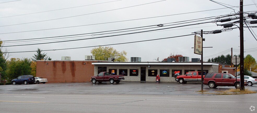 More Photos Of 2615 Freeport Rd, Natrona Heights Bar For Lease