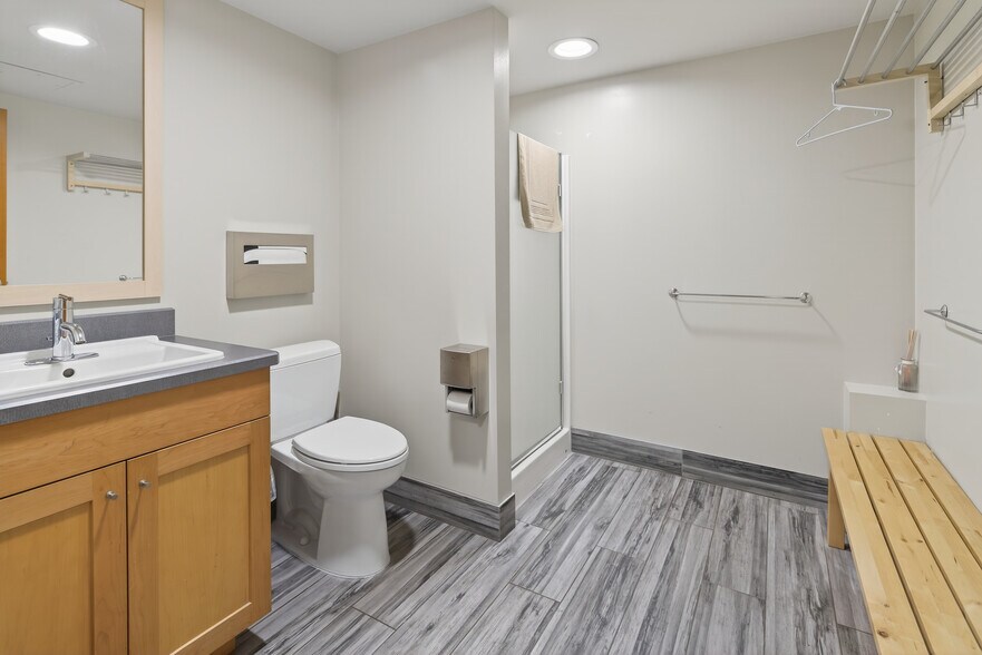 More Photos Of 4540 SW Kelly Ave, Portland Office For Sale