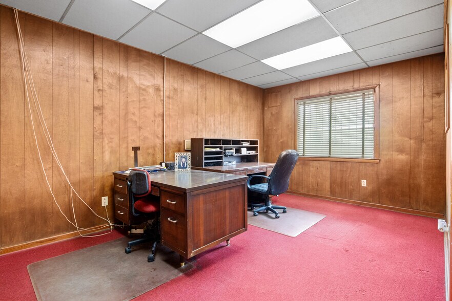 More Photos Of 4008 Dauphin Island Pky, Mobile Showroom For Sale