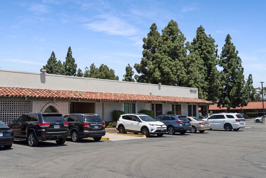 More Photos Of 13420 Newport Ave, Tustin Medical For Lease