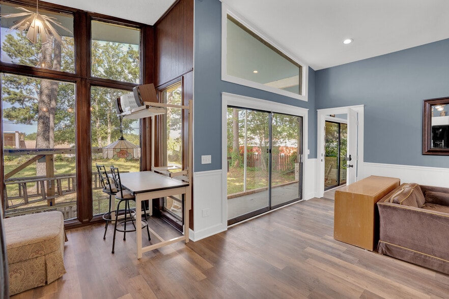 More Photos Of 128 Latonea Dr, Columbia Office Residential For Sale
