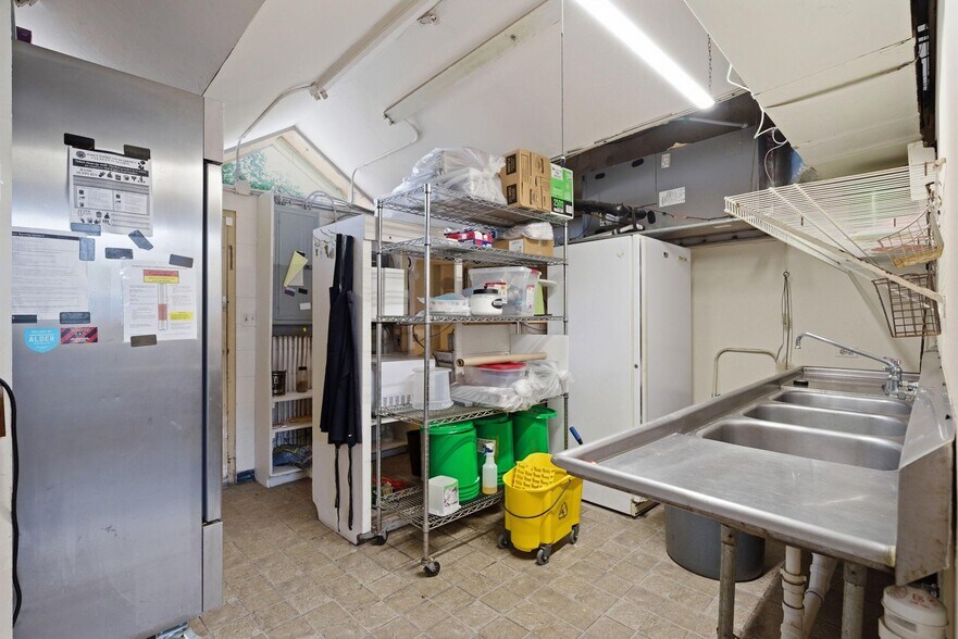 More Photos Of 415 S John St, Goldsboro Restaurant For Sale