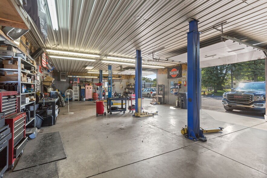 More Photos Of 140 Charles St, Harrisonburg Auto Repair For Sale