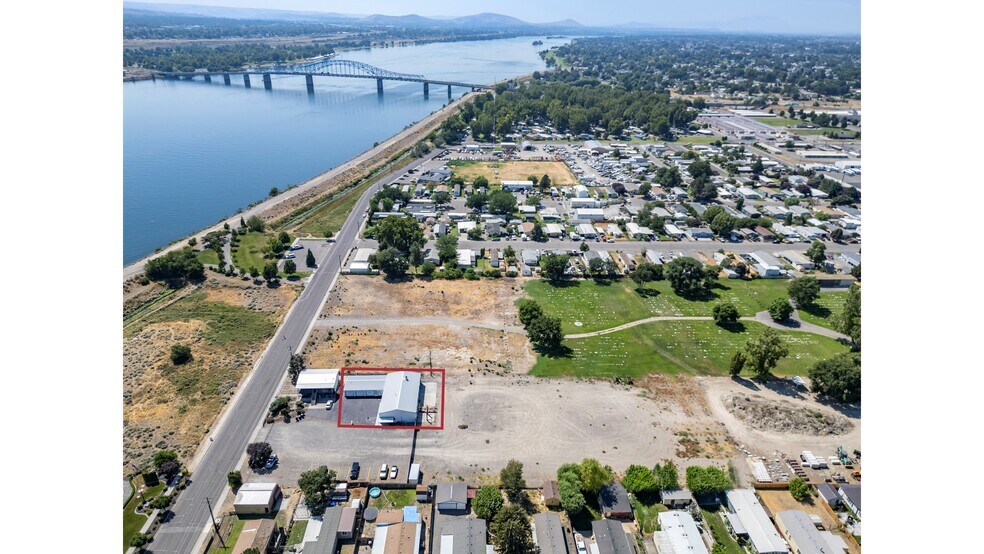 More Photos Of 2331 W A St, Pasco Distribution For Lease