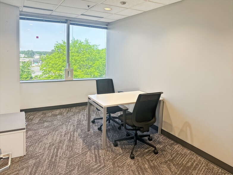 More Photos Of 780 Lynnhaven Pky, Virginia Beach Coworking Space