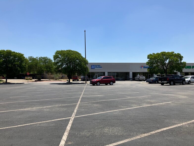 More Photos Of 201-317 Sidney Baker St S, Kerrville Unknown For Sale