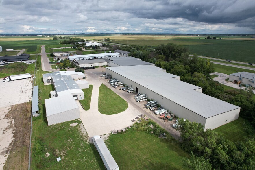 More Photos Of 26378 289th Pl, Adel Manufacturing For Lease