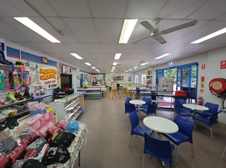 More Photos Of 120 Russell Street, Emu Plains Warehouse For Lease