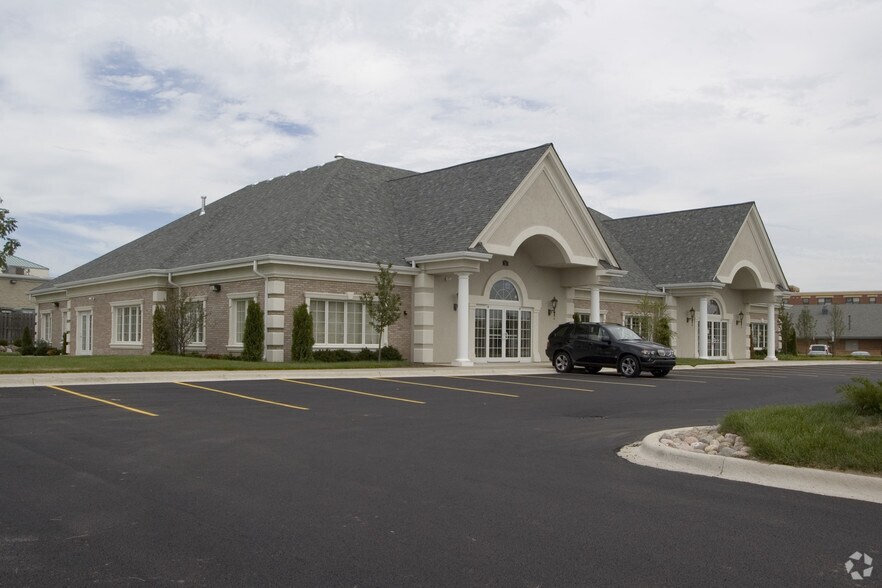 More Photos Of 70 S Constitution Ct, Aurora Office For Sale