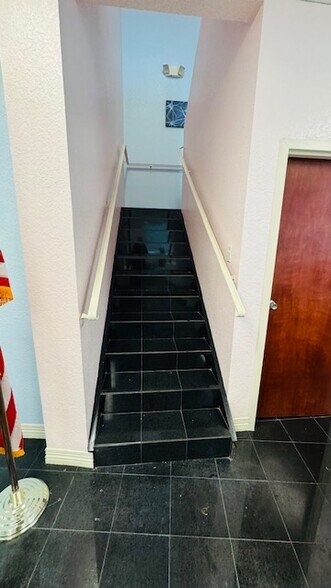 More Photos Of 6881 Kingspointe Pky, Orlando Flex For Lease