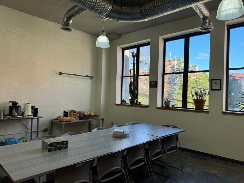 More Photos Of 25 Monroe St, Albany Office For Lease