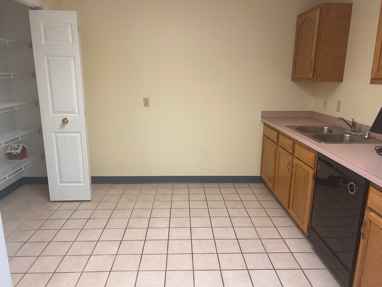 More Photos Of 19 W Bel Air Ave, Aberdeen Storefront For Lease