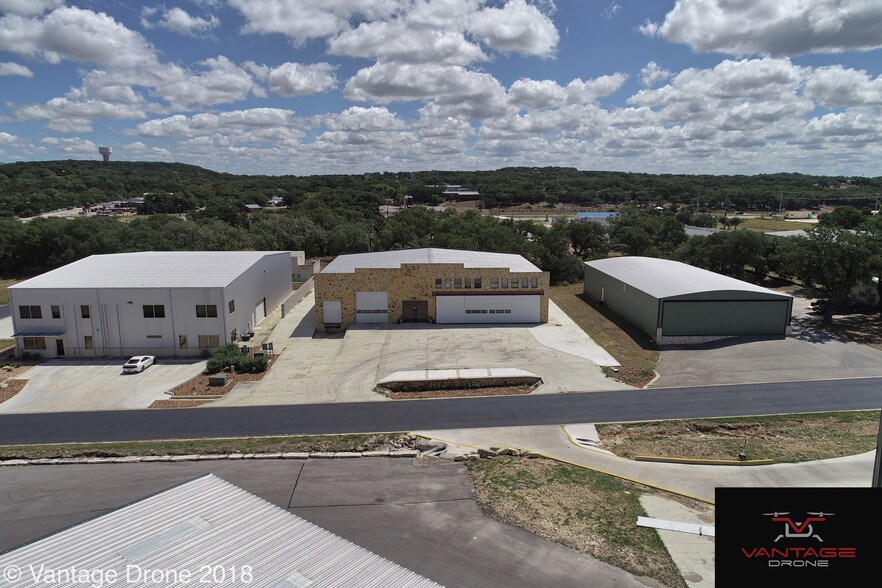 More Photos Of 166 Ramjet, Spring Branch Warehouse For Lease