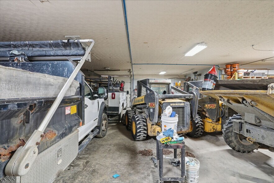 More Photos Of 237 Curtis St, Delaware Warehouse For Sale