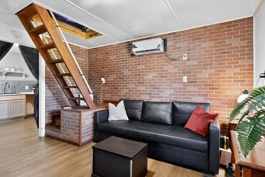 More Photos Of 15711 La Hacienda Dr, Austin Light Manufacturing For Sale