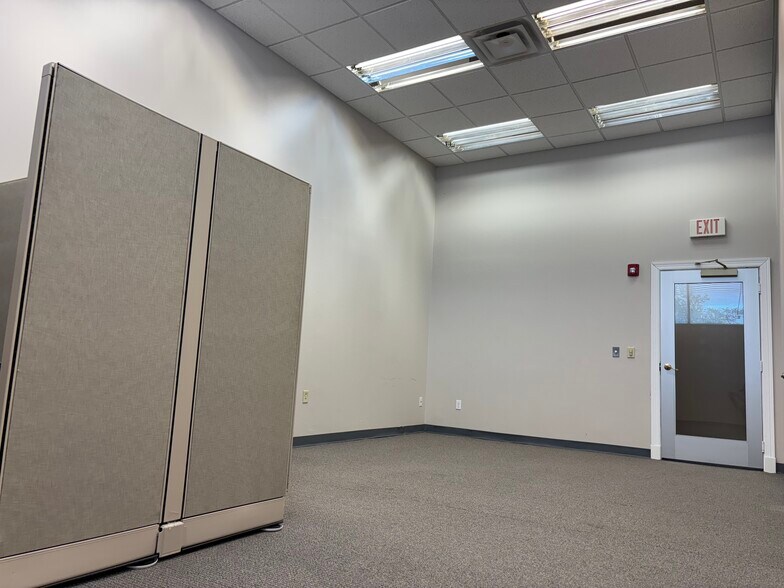 More Photos Of 2343 N Main St, Pearland Storefront Retail Office For Lease