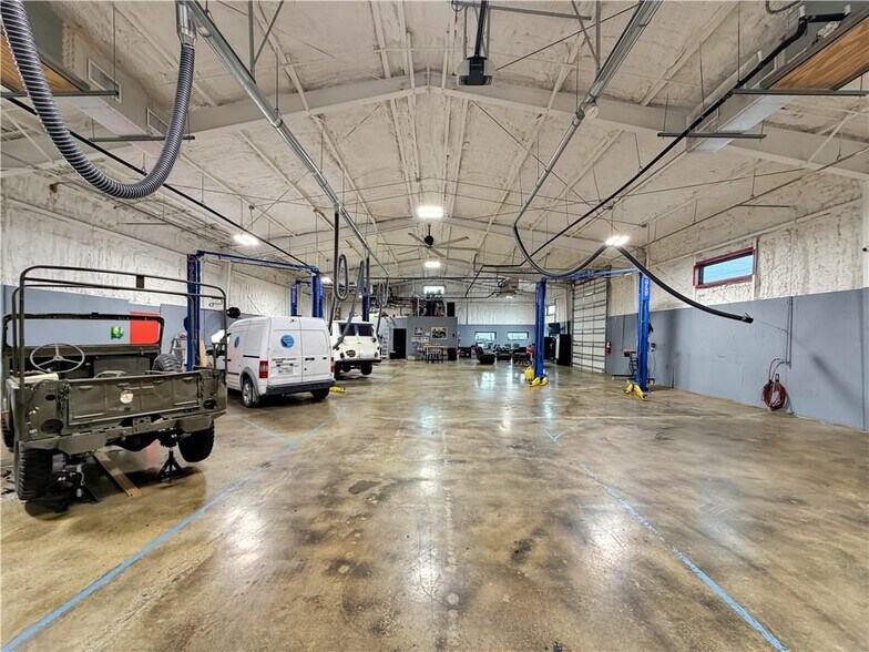 More Photos Of 428 Anchor St, Corpus Christi Industrial For Lease