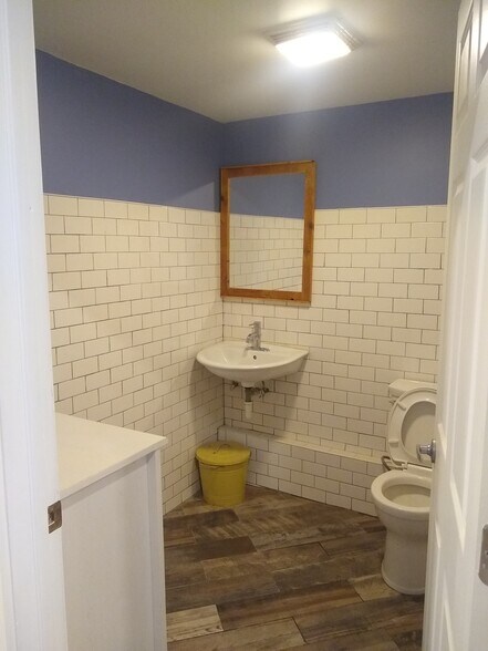 More Photos Of 382 2nd St, Jersey City Storefront Retail Residential For Sale