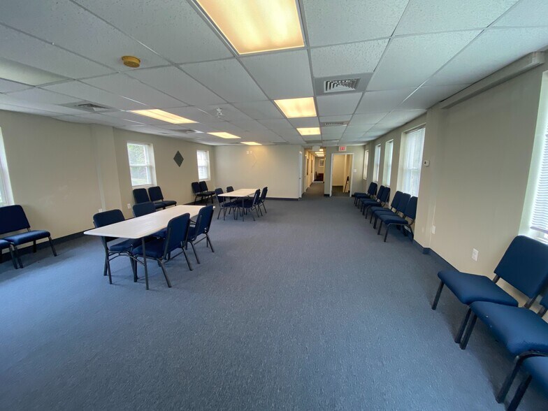 More Photos Of 416 River Rd, Quantico Office For Sale