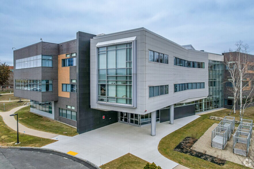 More Photos Of 610 Lincoln St, Waltham Office For Lease