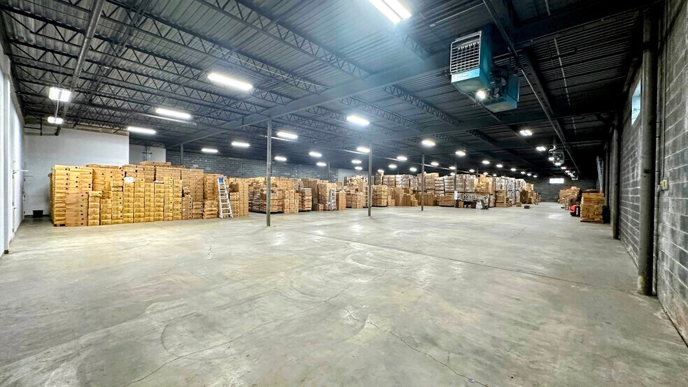 More Photos Of 15 Triangle Blvd, Carlstadt Warehouse For Lease