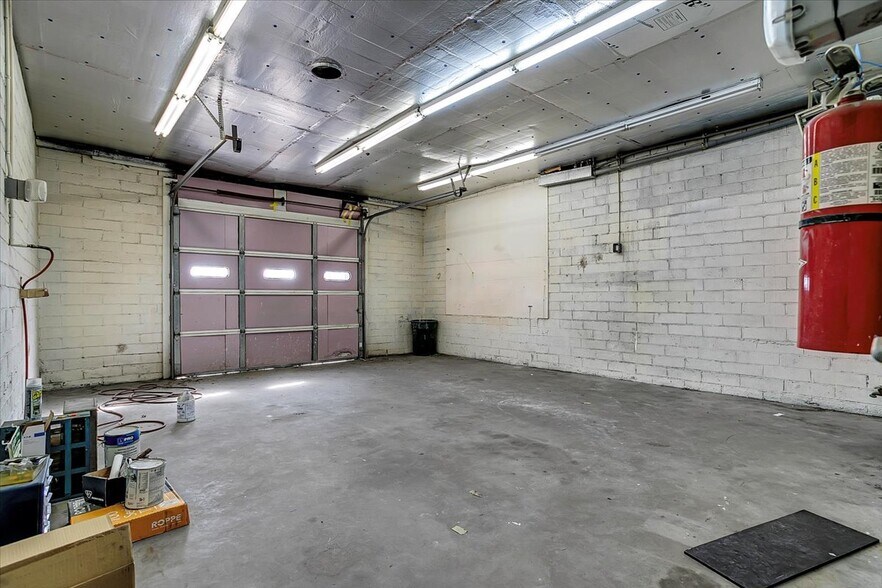 More Photos Of 1 Pete Hollis Blvd, Greenville Auto Repair For Sale