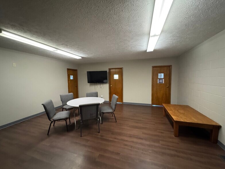 More Photos Of 2100 S 51st St, Omaha Religious Facility For Sale