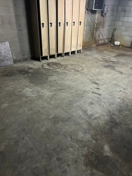 More Photos Of 2500 Spring Grove Ave, Cincinnati Warehouse For Sale