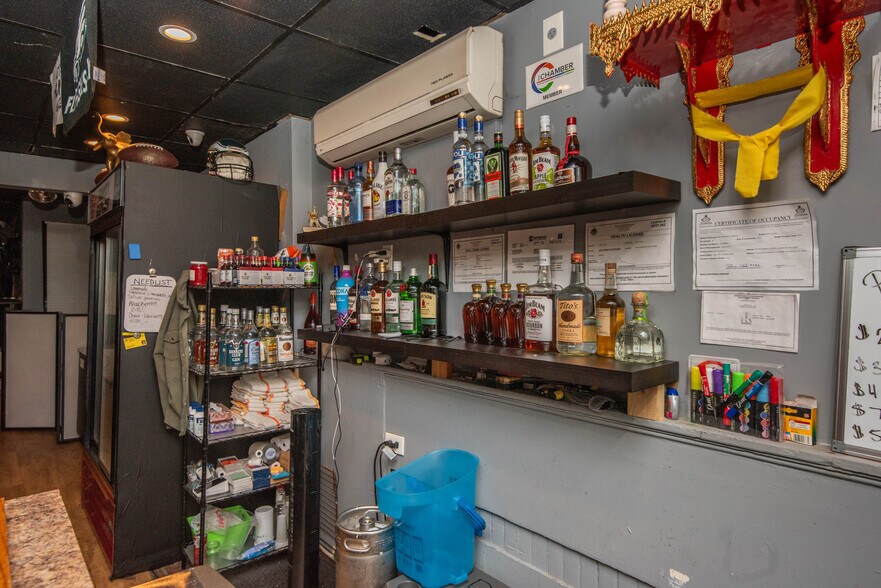More Photos Of 932 Wyoming Ave, Scranton Bar For Sale