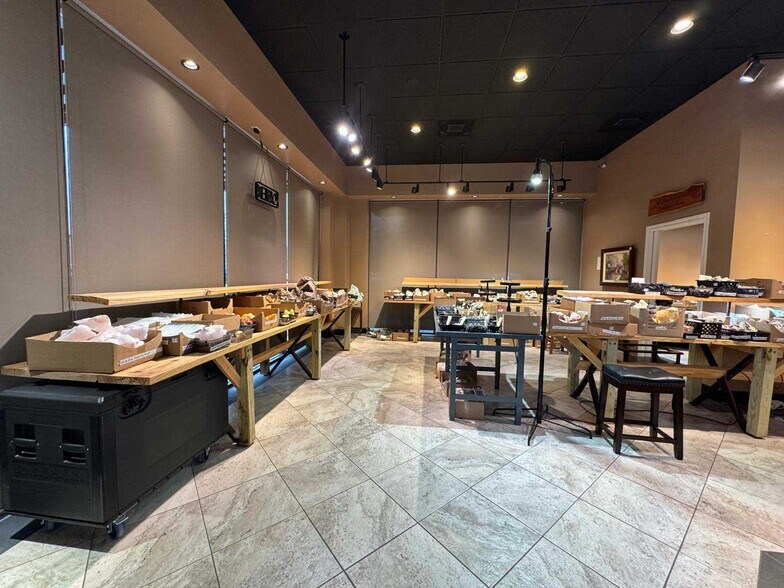 More Photos Of 12918 Malcomson Rd, Cypress Unknown For Lease