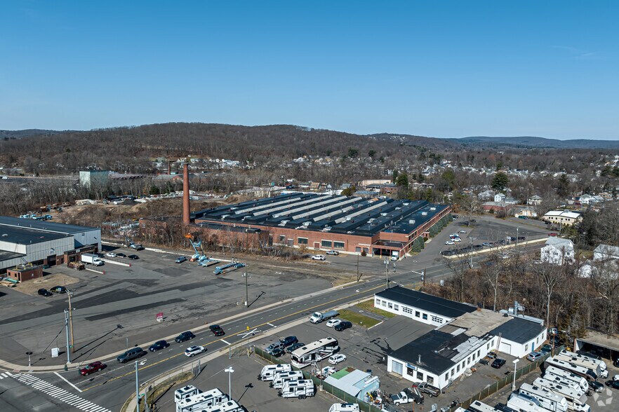 More Photos Of 50 Emmett St, Bristol Manufacturing For Lease
