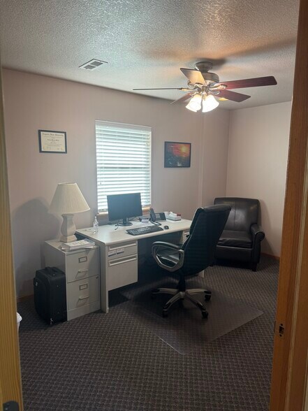 More Photos Of 405 N Union St, Council Grove Office For Lease