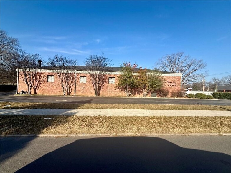More Photos Of 718 S Arkansas Ave, Russellville Specialty For Sale