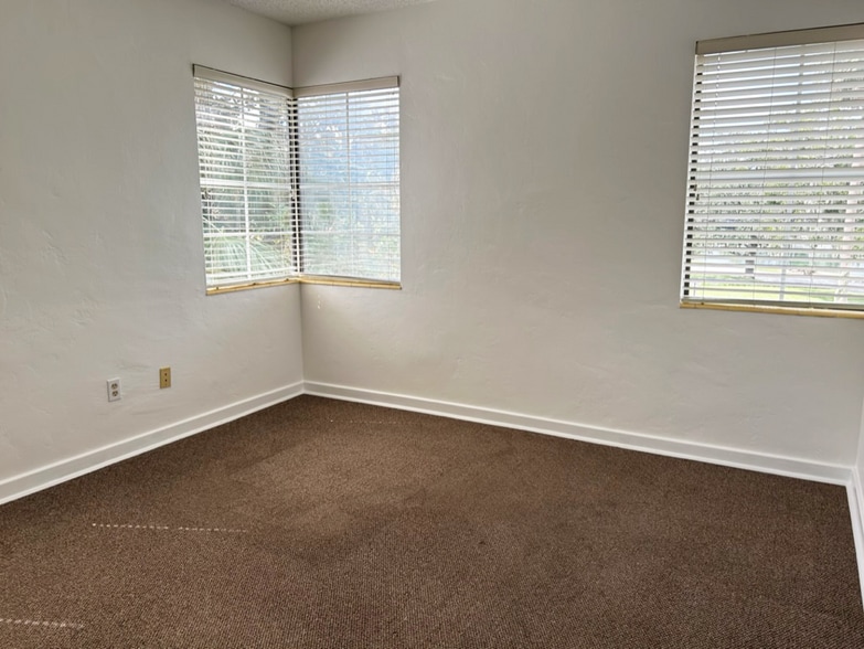 More Photos Of 605 Delaney Ave, Orlando Office For Lease