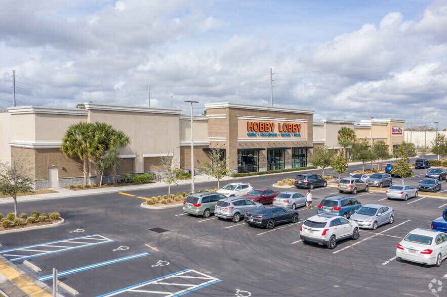 More Photos Of 1440 N Alafaya Trl, Orlando Freestanding For Lease