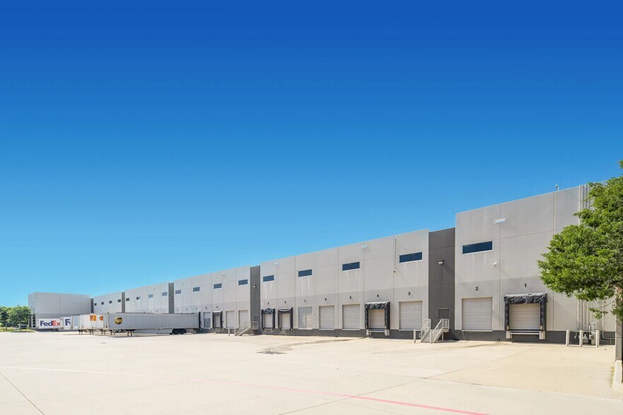 More Photos Of 1011 N 28th Ave, Dfw Airport Distribution For Lease