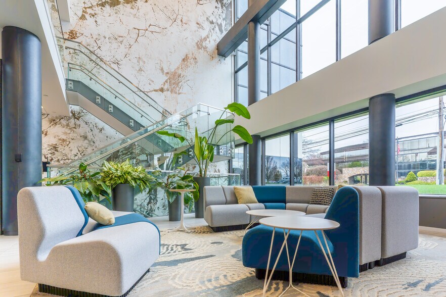 More Photos Of 426 W Lancaster Ave, Devon Office For Lease