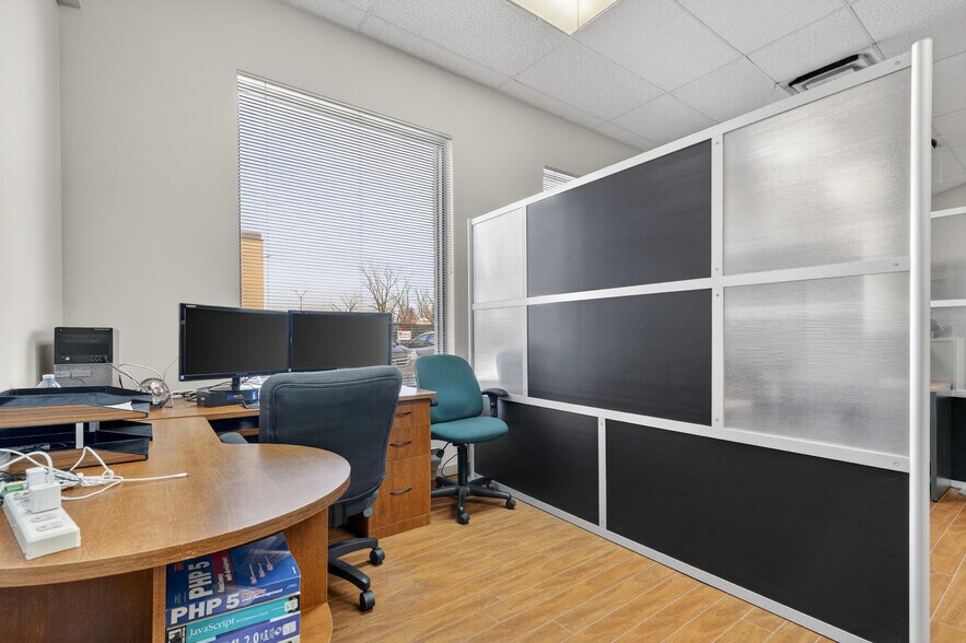 More Photos Of 1558 Rue Viel, Montréal Office For Sale